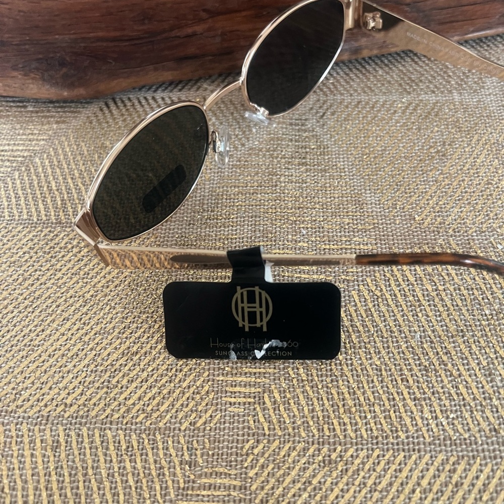 New!  House of Harlow 1960 sunglasses.  
100% UV‎ protection. - Picture 5 of 5